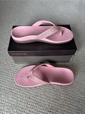 Vionic Tide Rhinestone Women's Thong Sandal with Textured Footbed💗
